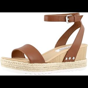 Steve Madden Women's Jorrdin Casual Wedge Sandal